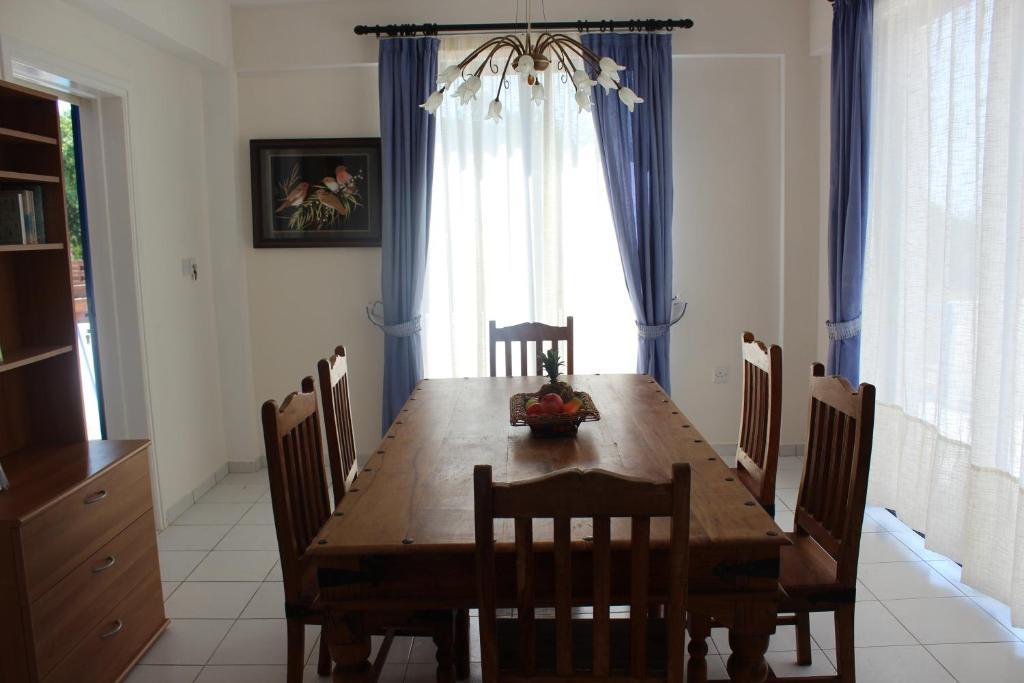 Kavalla Forest Villas Paphos Værelse billede